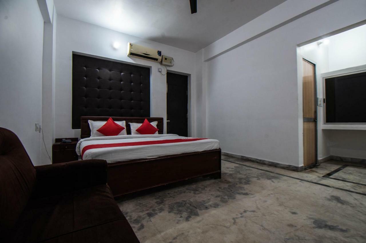 Oyo 29792 Piyush Hajipur Otel Dış mekan fotoğraf