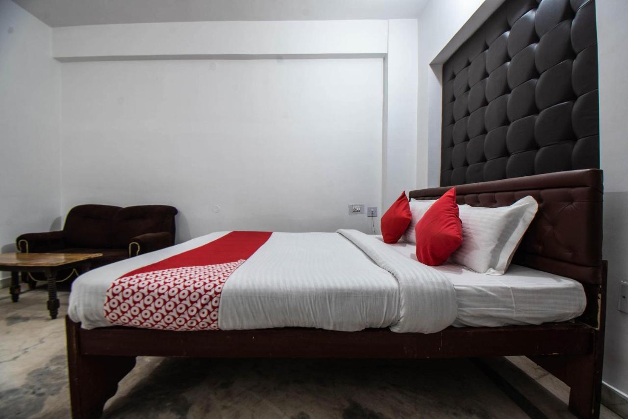 Oyo 29792 Piyush Hajipur Otel Dış mekan fotoğraf