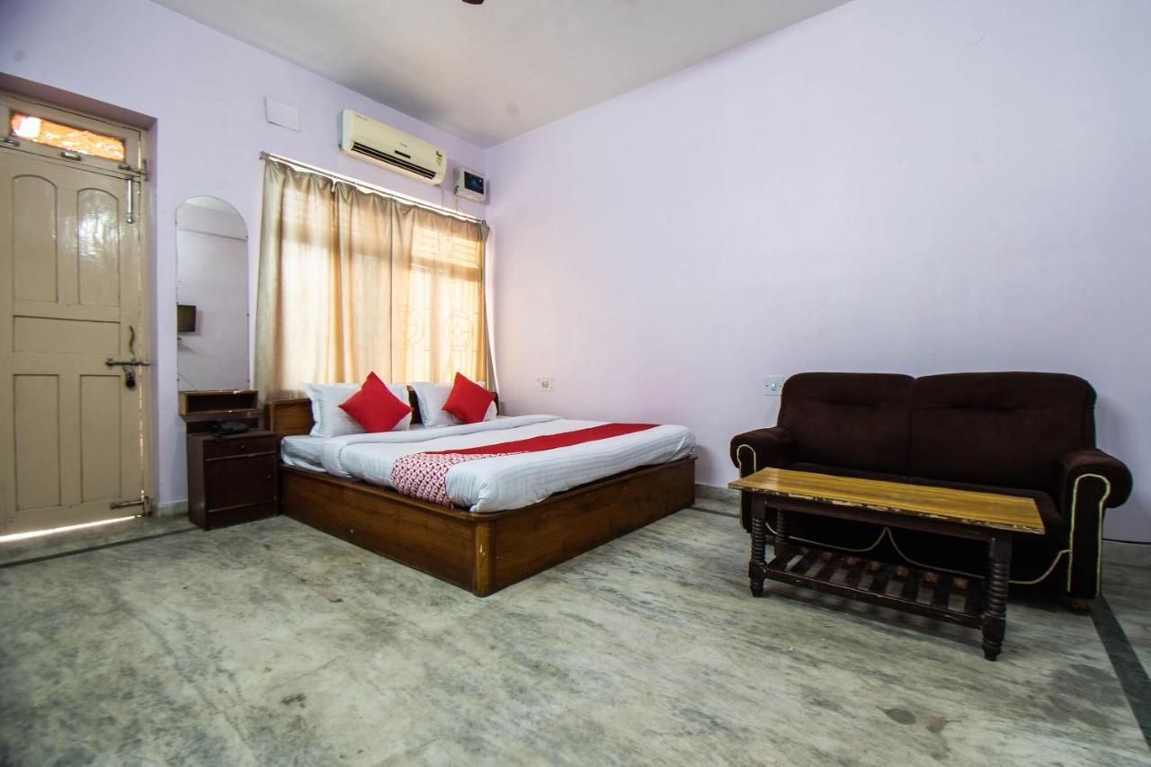 Oyo 29792 Piyush Hajipur Otel Dış mekan fotoğraf